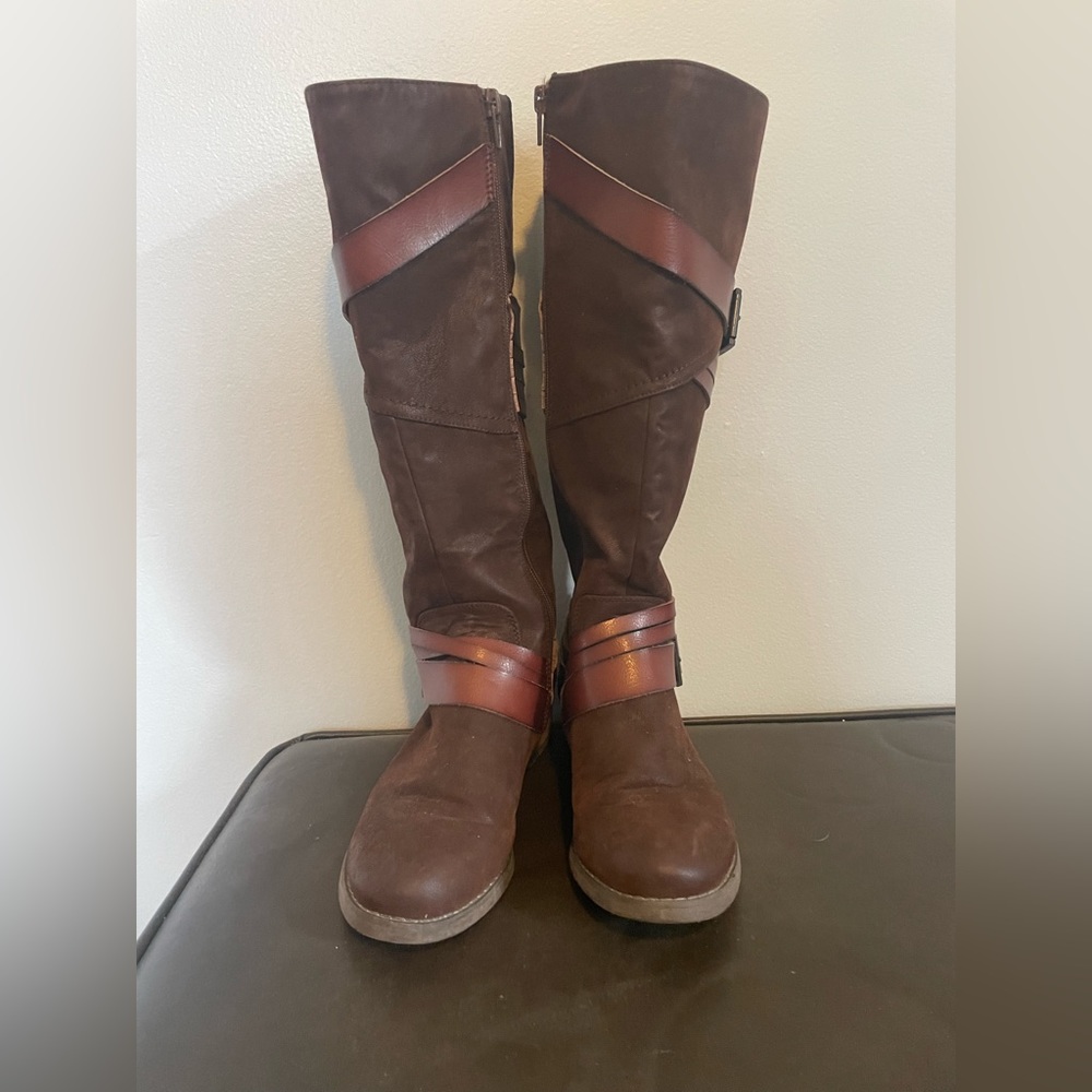 Y’all boots, below the knee